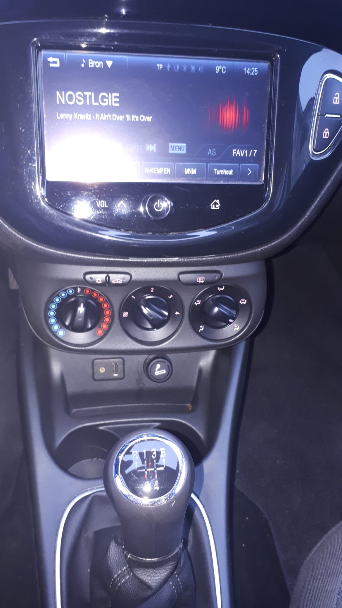 Opel Corsa middenconsole